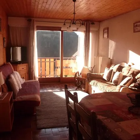 Apartment 3 Pieces Avec Balcon, Proche Centre Et Remontees Mecaniques, - Fr-1-676-35 Chatel